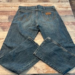 Wrangler Retro Slim Boot 33x32